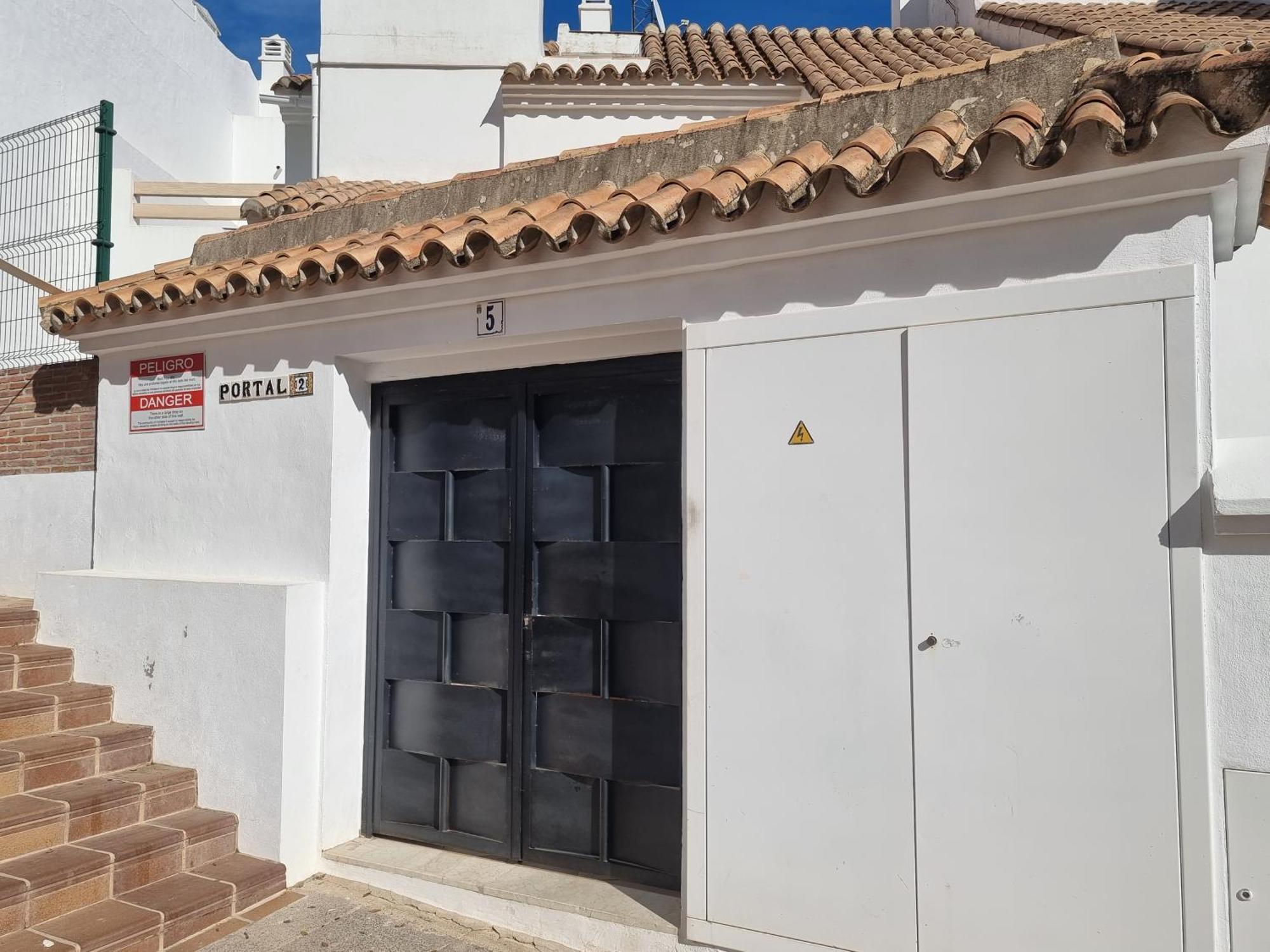 Luxurious Holiday Home In Benahavis Exterior photo